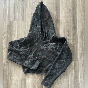 Alphalete camo cropped hoodie